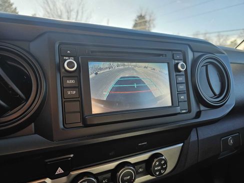 Used 2019 Toyota Tacoma SR w/ SR Convenience Package image 17