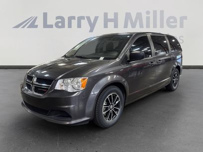 Used 2019 Dodge Grand Caravan SE w/ UConnect Hands-Free Group