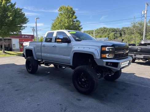 Used 2017 Chevrolet Silverado 2500 LT w/ All Star Edition AWD/4WD image 4