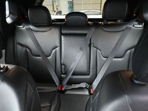 Used 2025 Jeep Compass Limited image 35