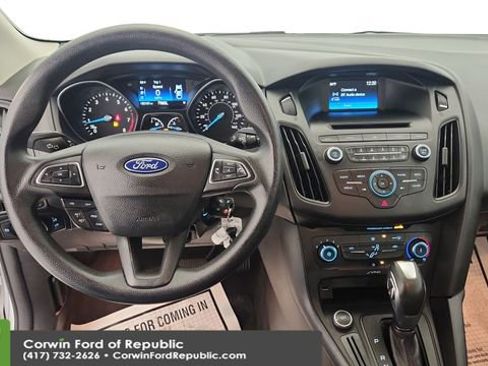 Used 2016 Ford Focus SE image 14