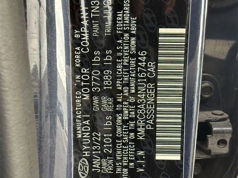 Used 2022 Hyundai Venue Limited image 27