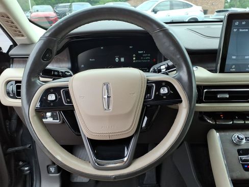 Used 2020 Lincoln Aviator Reserve w/ Equipment Group 201A AWD/4WD image 17