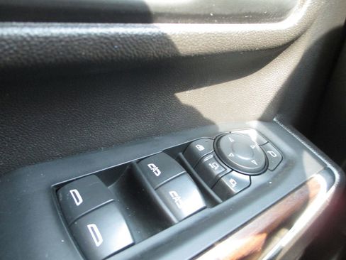 Used 2023 GMC Sierra 2500 SLT w/ SLT Convenience Package AWD/4WD image 29