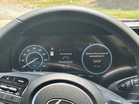 New 2025 Hyundai Elantra Limited image 26