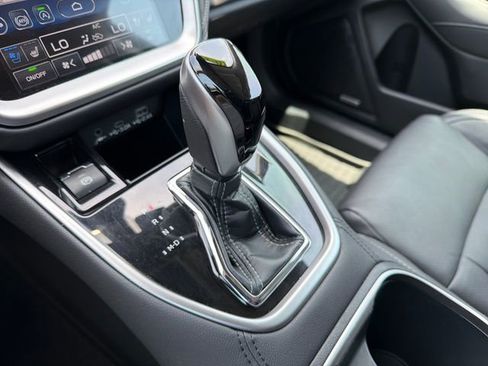 Certified 2025 Subaru Outback Touring AWD/4WD image 15