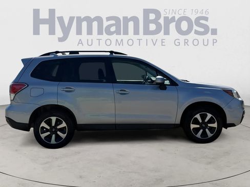 Used 2017 Subaru Forester 2.5i Premium image 2