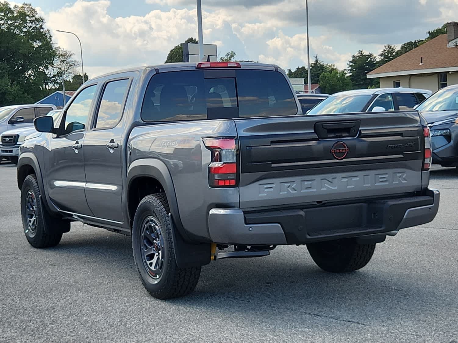 Used 2025 Nissan Frontier PRO-4X AWD/4WD image 4