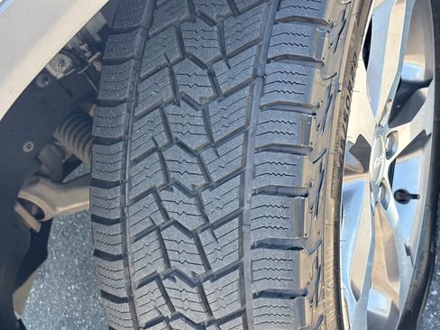 Used 2024 Jeep Grand Cherokee L Limited AWD/4WD image 13