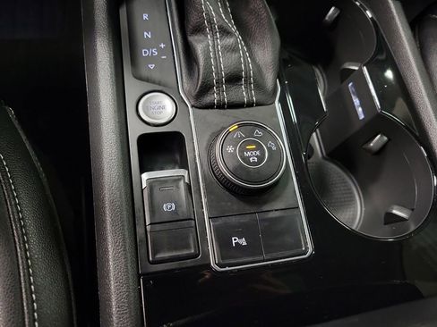 Used 2021 Volkswagen Atlas SEL R-Line AWD/4WD image 16
