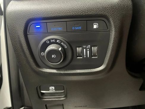 Used 2023 Jeep Grand Cherokee 4WD 4xe image 27