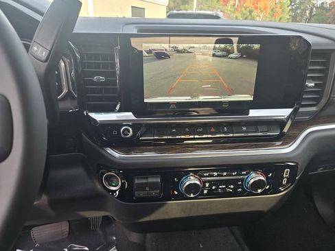 New 2026 GMC Sierra 1500 SLE image 13