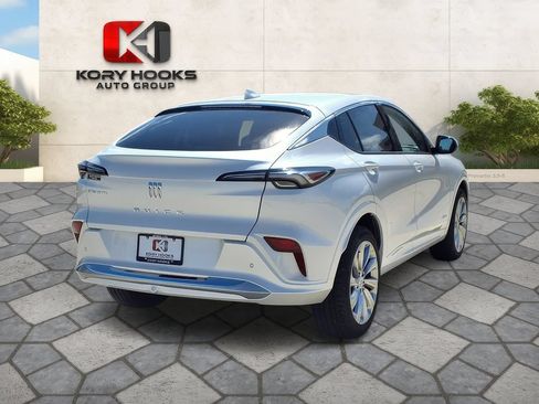 Used 2025 Buick Envista Avenir FWD image 3