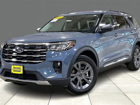 Certified 2025 Ford Explorer Active w/ Active Comfort Package image 2