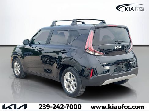 Certified 2023 Kia Soul LX w/ LX Technology Package FWD image 4