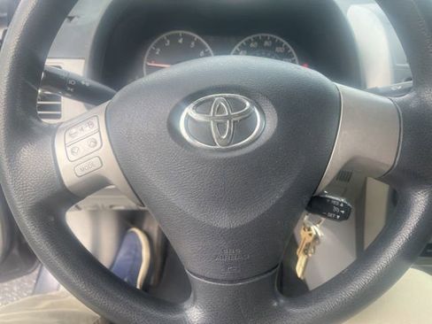 Used 2013 Toyota Corolla LE image 12