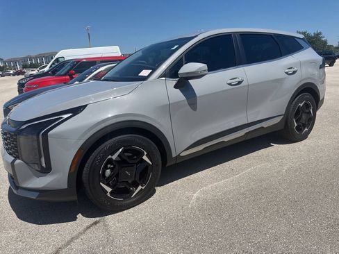 Certified 2026 Kia Sportage EX FWD image 8