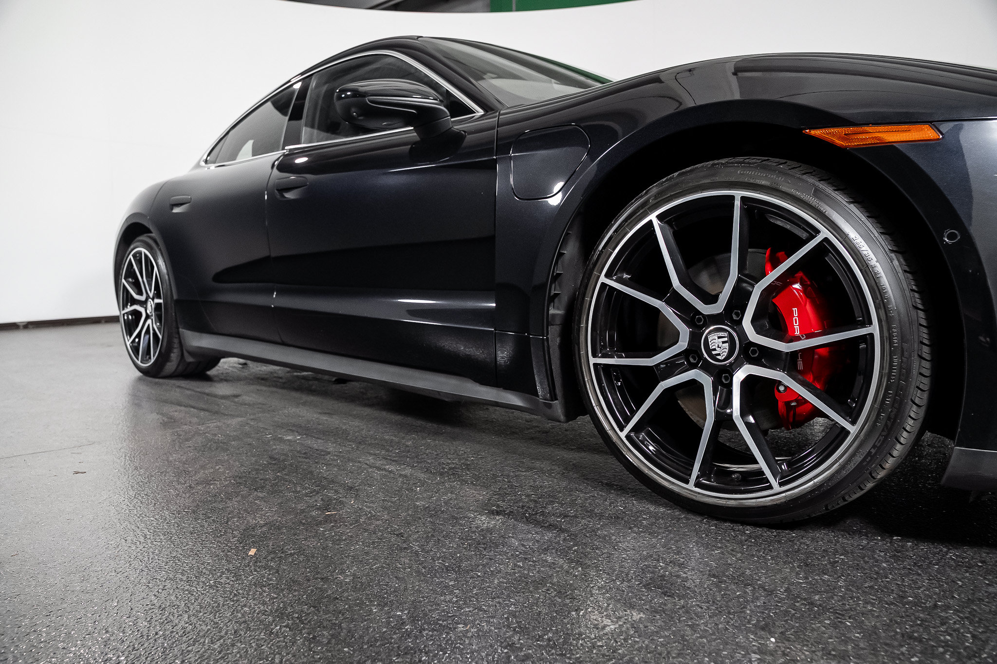 Used 2024 Porsche Taycan 4S AWD/4WD image 33