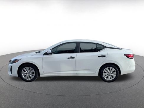 Used 2025 Nissan Sentra S image 9