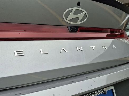 Certified 2025 Hyundai Elantra Sport image 31
