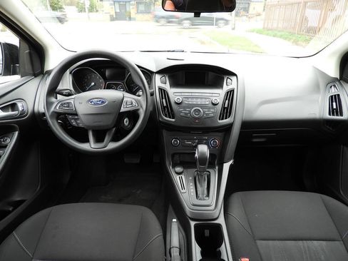 Used 2018 Ford Focus SE FWD image 13