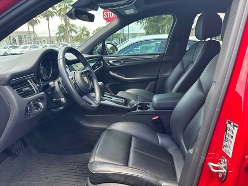 Certified 2023 Porsche Macan Turbo AWD/4WD image 5