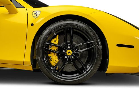 Used 2017 Ferrari 488 Spider RWD image 28