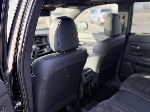 Used 2022 Mitsubishi Outlander LE image 22