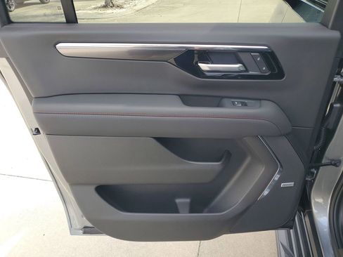 New 2026 Chevrolet Suburban RST w/ RST Capability Package AWD/4WD image 9