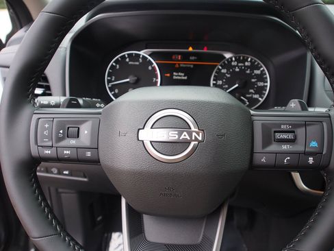 Used 2026 Nissan Rogue SV FWD image 19