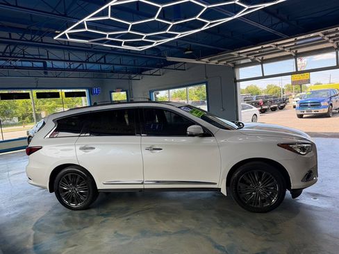 Used 2019 INFINITI QX60 Luxe w/ Limited Package AWD/4WD image 2