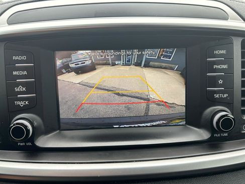 Used 2020 Kia Sorento AWD V6 image 13
