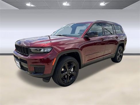 New 2025 Jeep Grand Cherokee L Altitude image 1