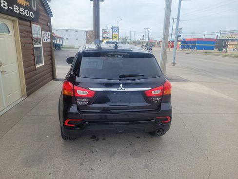 Used 2019 Mitsubishi Outlander Sport SE FWD image 4