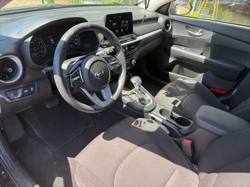 Used 2021 Kia Forte LXS FWD image 4