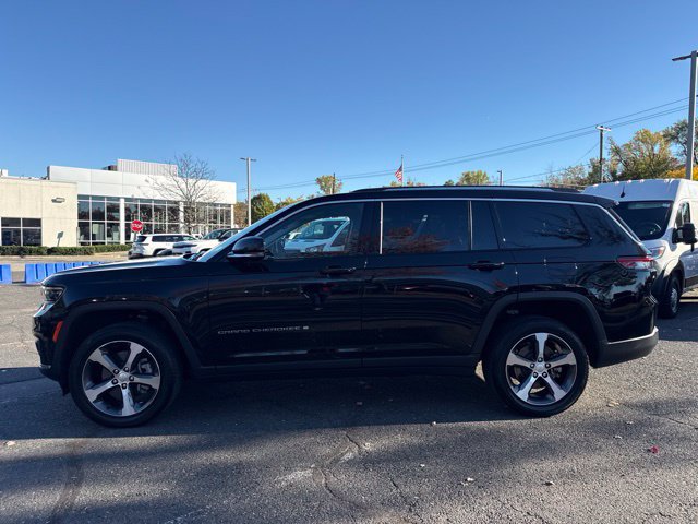 Used 2023 Jeep Grand Cherokee L Limited AWD/4WD image 17