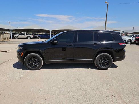 Used 2025 Jeep Grand Cherokee L Altitude AWD/4WD image 5