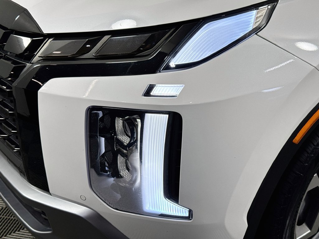 Used 2024 Hyundai Palisade Limited AWD/4WD image 3