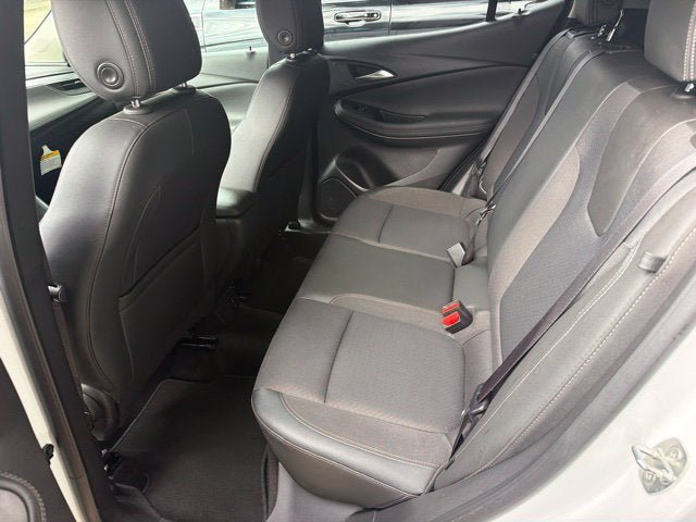 Used 2024 Buick Encore GX Preferred AWD/4WD image 17