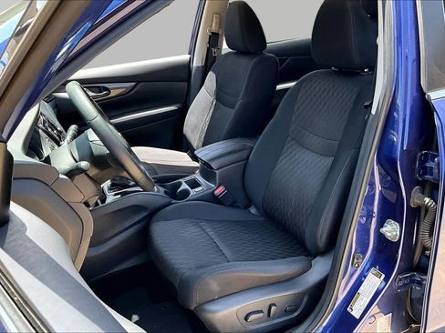 Used 2019 Nissan Rogue SV FWD image 7