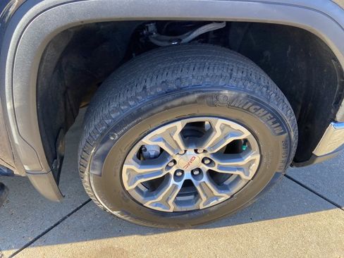 Used 2023 GMC Sierra 1500 SLT image 31