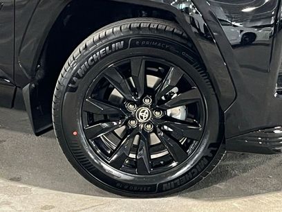 New 2026 Toyota RAV4 SE w/ Convenience Package
