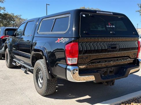 Used 2017 Toyota Tacoma SR5 image 7