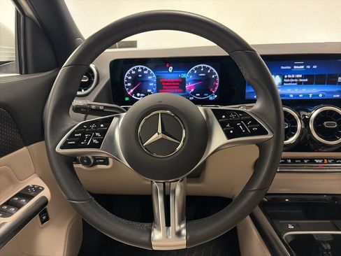 Certified 2025 Mercedes-Benz GLA 250 4MATIC image 22