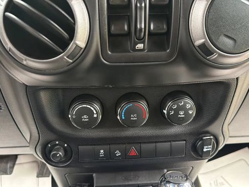 Used 2014 Jeep Wrangler Unlimited Sport w/ Quick Order Package 24S AWD/4WD image 24