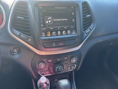 Used 2016 Jeep Cherokee Limited w/ Luxury Group image 5