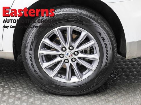 Used 2024 Buick Enclave Premium image 8