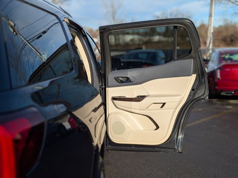 Used 2022 GMC Acadia Denali w/ Denali Ultimate Package image 51