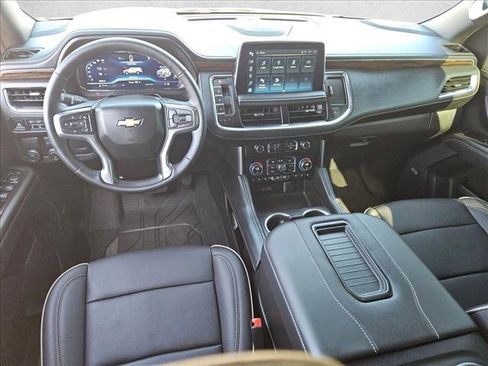 Used 2024 Chevrolet Suburban Premier image 15