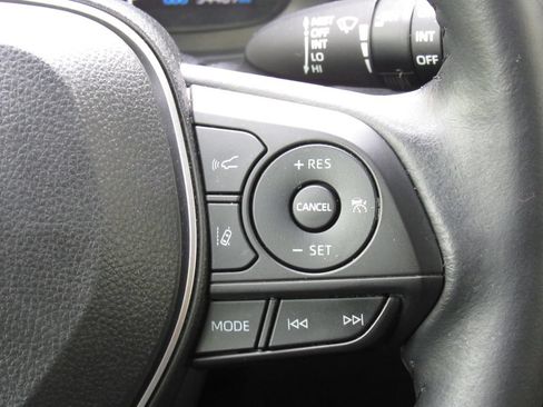 Used 2022 Toyota Corolla Cross LE w/ Moonroof Package AWD/4WD image 23